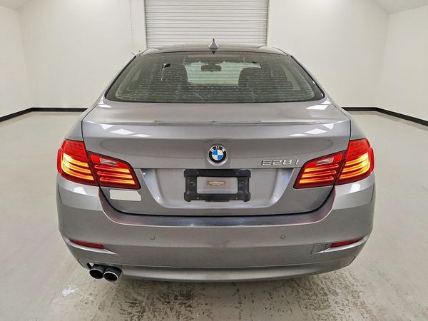 2016 BMW 528