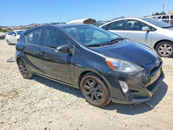 2016 TOYOTA PRIUS