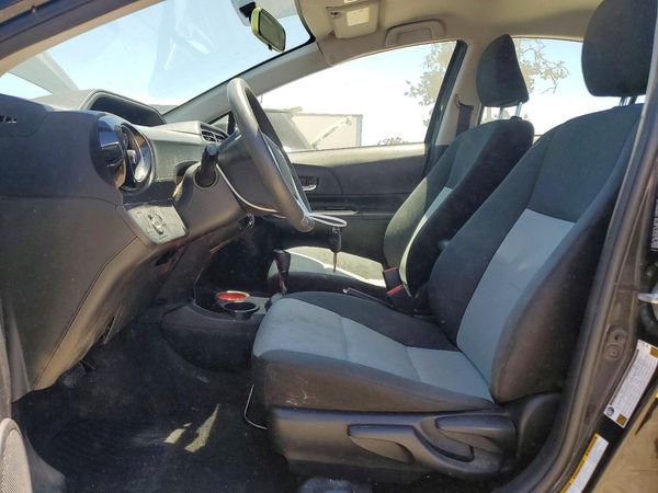 2016 TOYOTA PRIUS