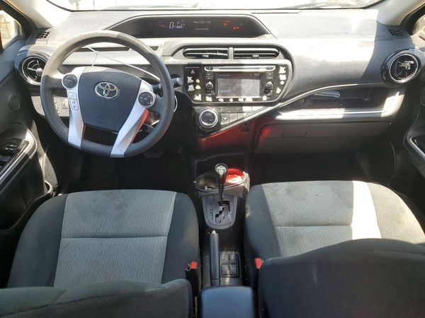2016 TOYOTA PRIUS