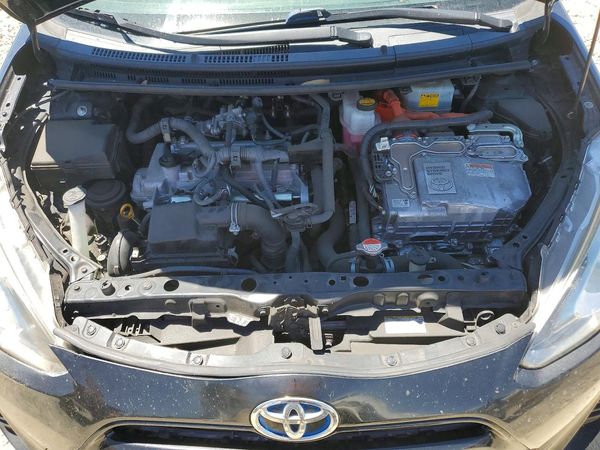 2016 TOYOTA PRIUS