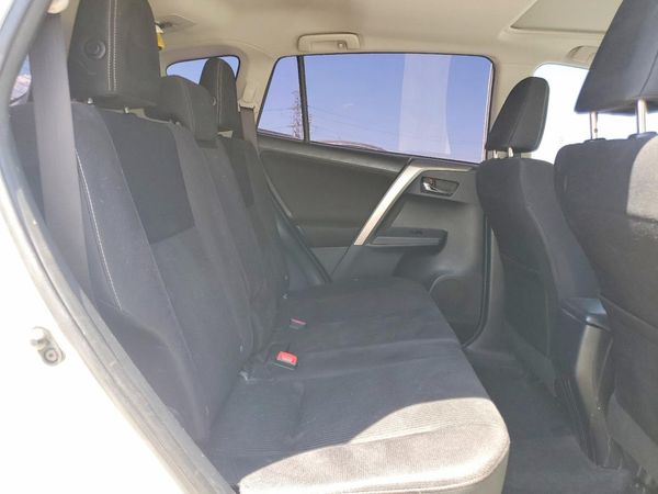 2015 TOYOTA RAV4 XLE (M Grade)