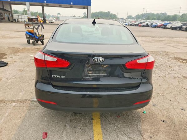 2016 KIA FORTE GL (Middle-Low Grade)