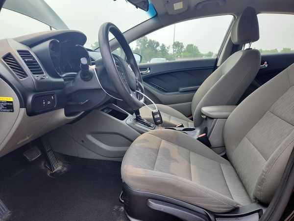 2016 KIA FORTE GL (Middle-Low Grade)