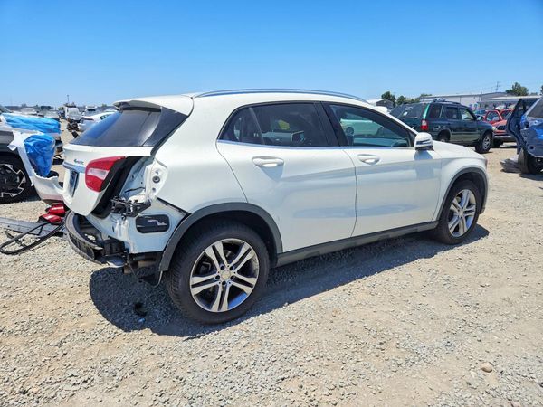 2017 MERCEDES-BENZ GLA