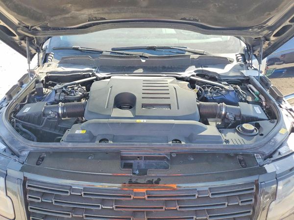 2021 LAND ROVER RANGE ROVER HSE Westminster Edition — Engine bay