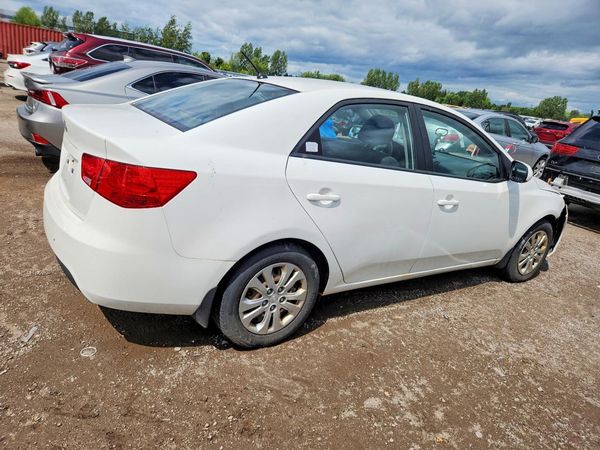 2013 KIA FORTE LX
