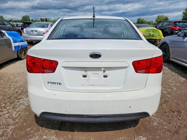 2013 KIA FORTE LX