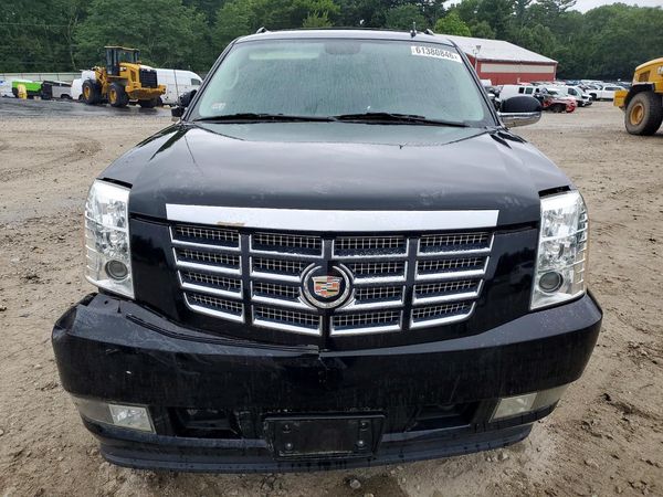 2013 CADILLAC ESCALADE