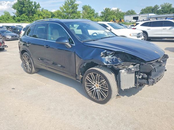 2018 PORSCHE CAYENNE S
