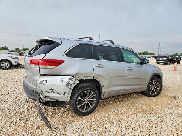 2017 TOYOTA HIGHLANDER