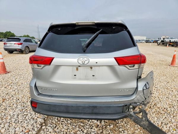 2017 TOYOTA HIGHLANDER