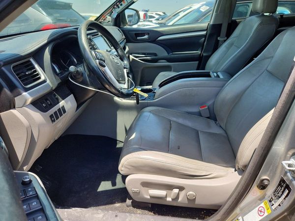 2017 TOYOTA HIGHLANDER