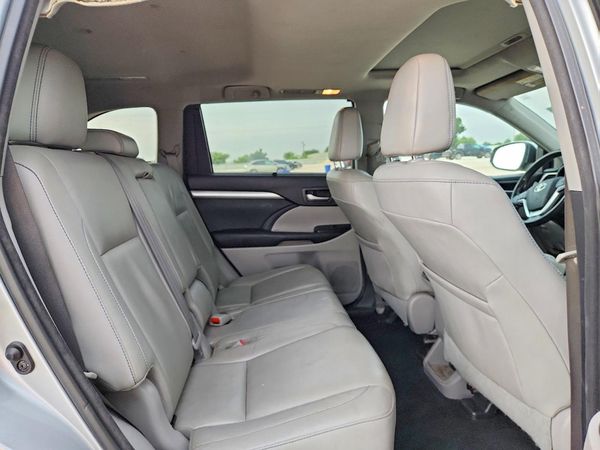 2017 TOYOTA HIGHLANDER
