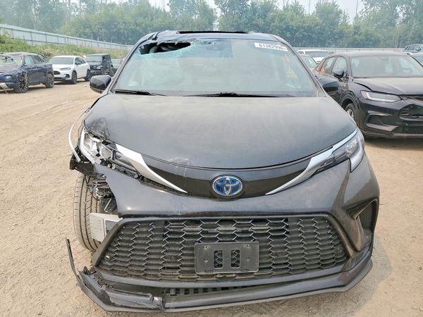 2021 TOYOTA SIENNA