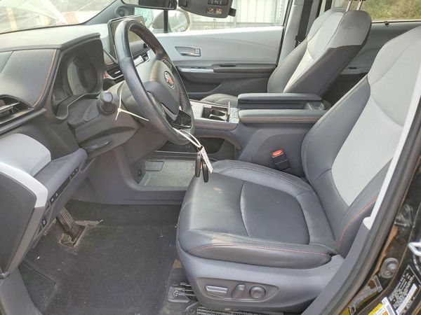 2021 TOYOTA SIENNA