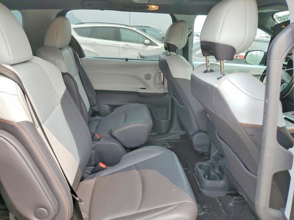 2021 TOYOTA SIENNA
