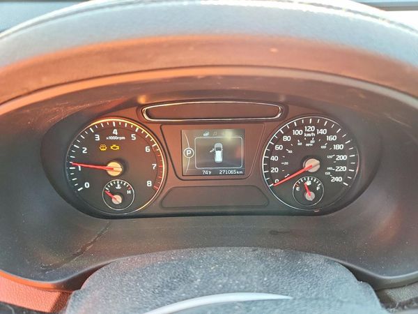 2016 KIA SORENTO L / LX