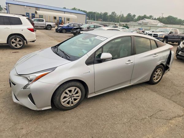 2017 TOYOTA PRIUS