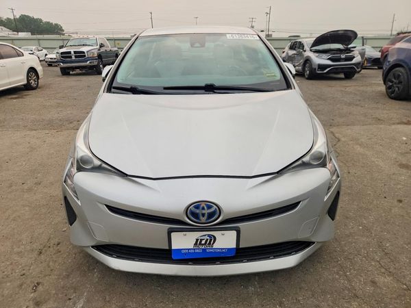 2017 TOYOTA PRIUS