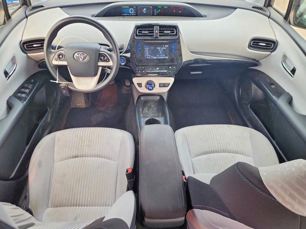 2017 TOYOTA PRIUS