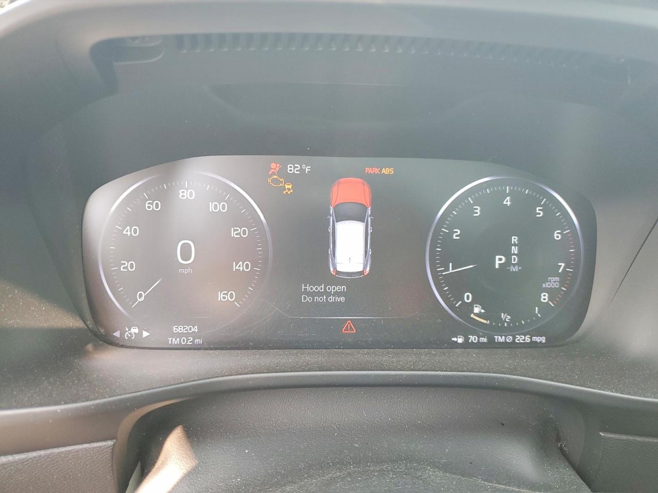2019 VOLVO XC40 Momentum