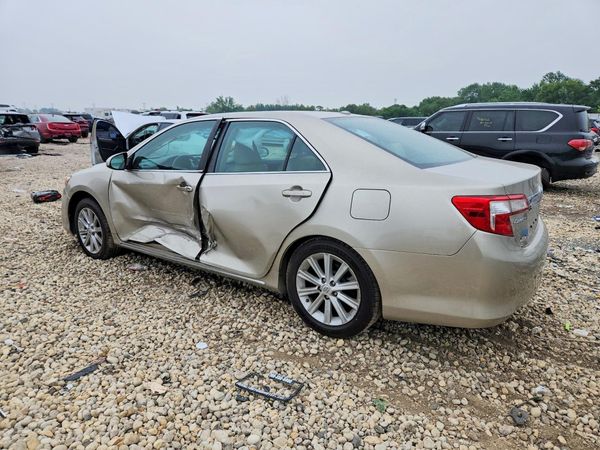 2014 TOYOTA CAMRY