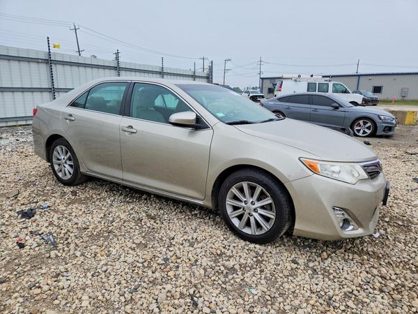 2014 TOYOTA CAMRY