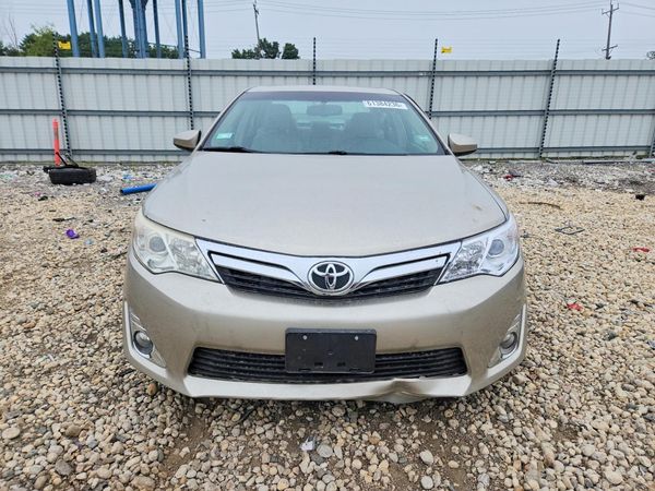 2014 TOYOTA CAMRY