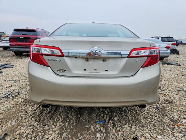 2014 TOYOTA CAMRY