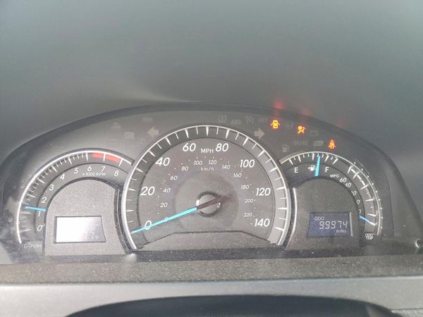 2014 TOYOTA CAMRY