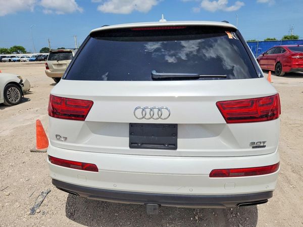 2017 AUDI Q7 quattro Prestige