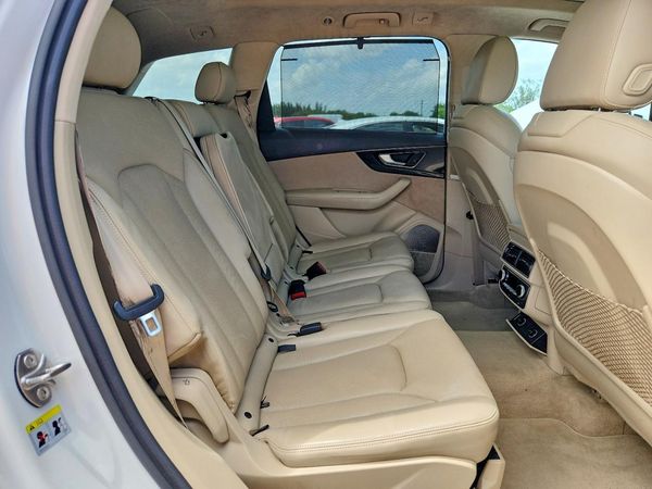 2017 AUDI Q7 quattro Prestige