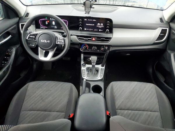 2024 KIA SELTOS LX