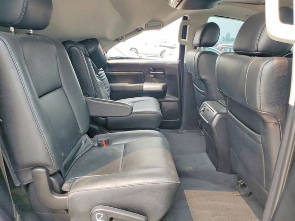 2019 TOYOTA SEQUOIA SR5 grade