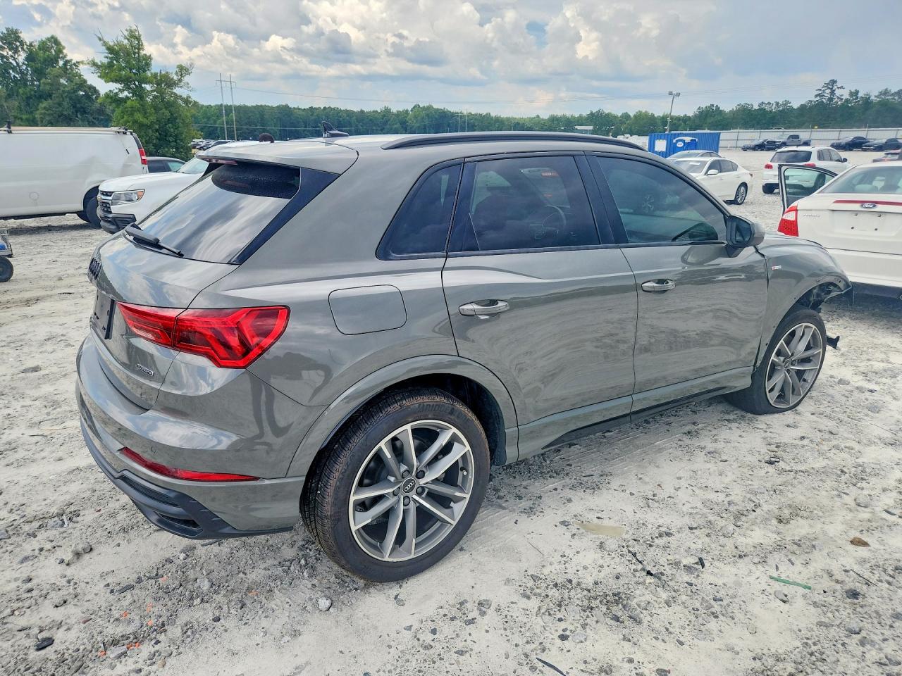 2022 AUDI Q3