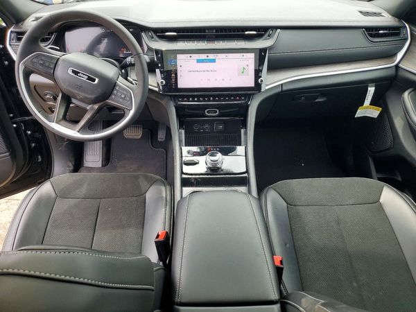 2026 JEEP GRAND CHEROKEE L LAREDO 4X4