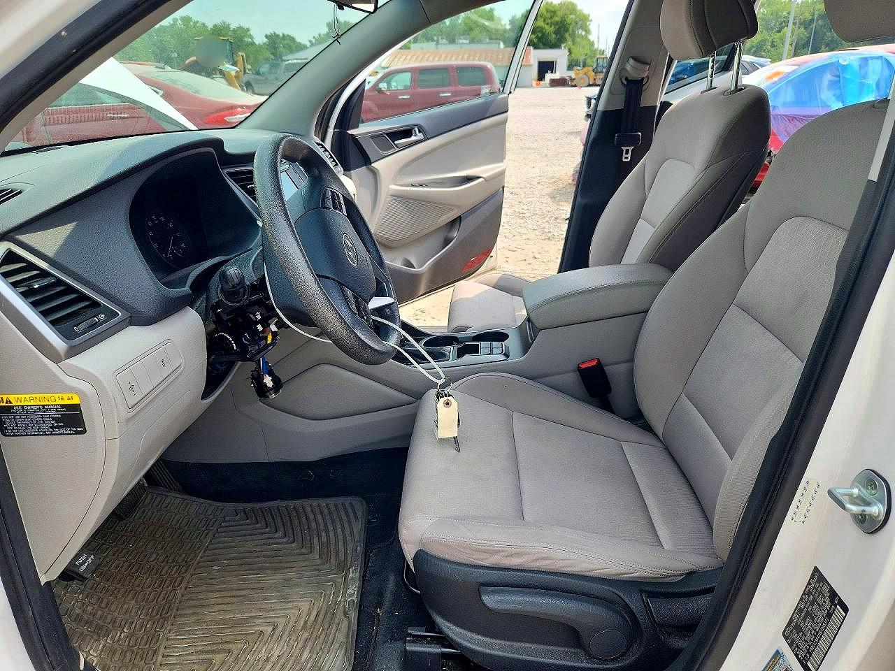 2016 HYUNDAI TUCSON SE