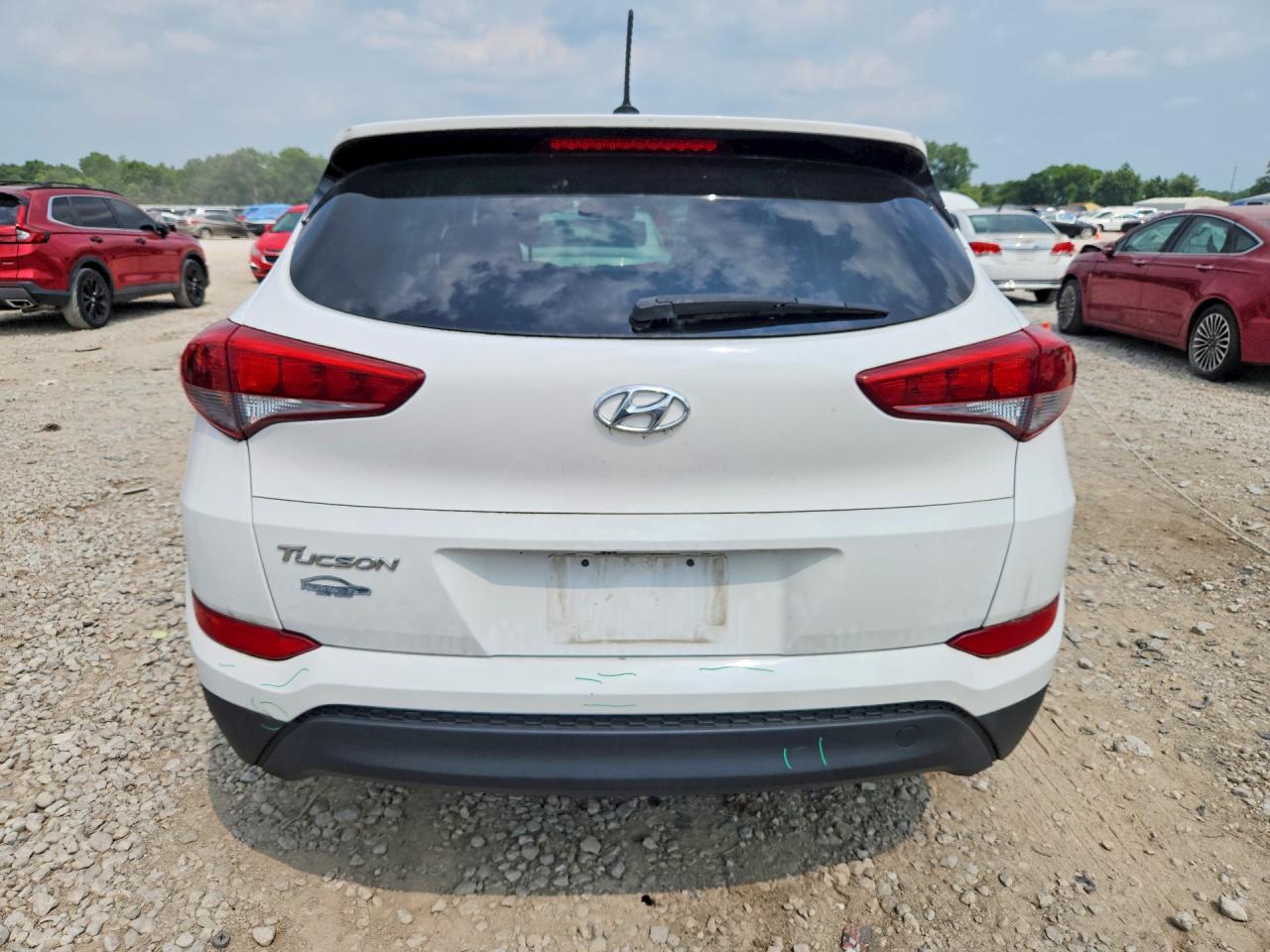 2016 HYUNDAI TUCSON SE