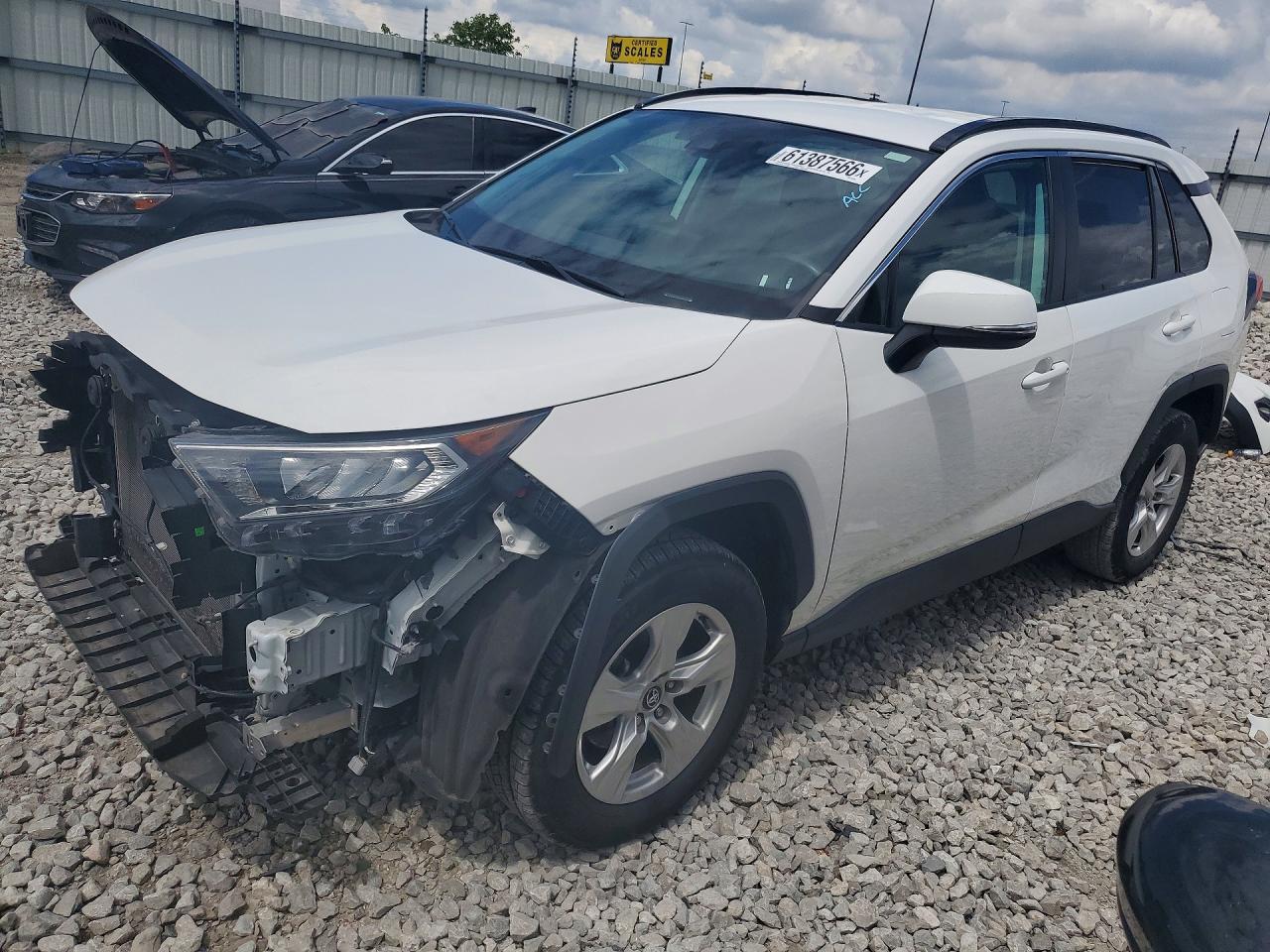 2020 TOYOTA RAV4 XLE