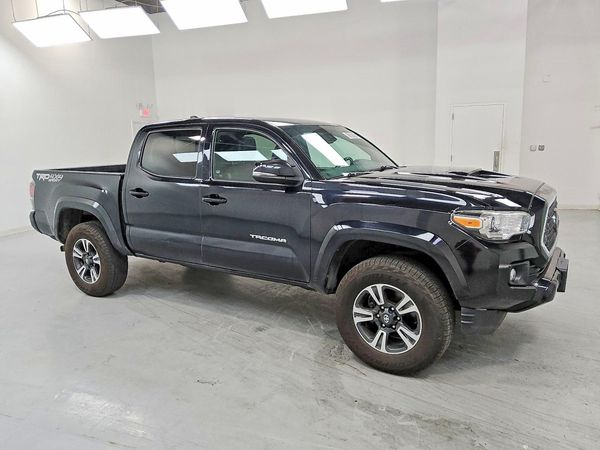 2018 TOYOTA TACOMA