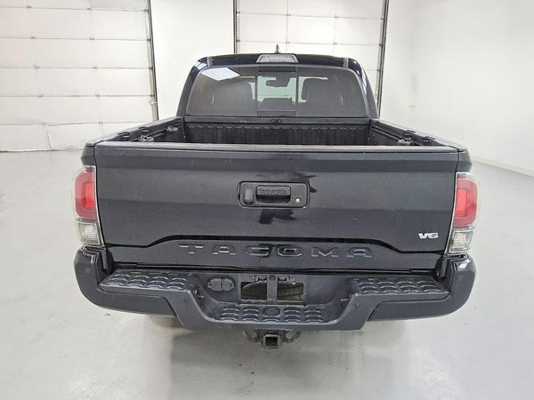 2018 TOYOTA TACOMA