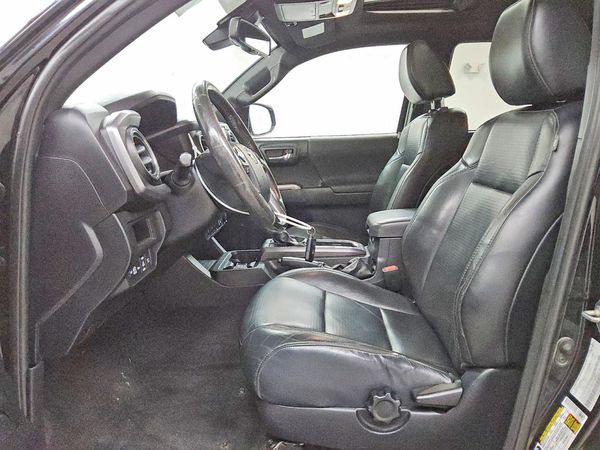 2018 TOYOTA TACOMA