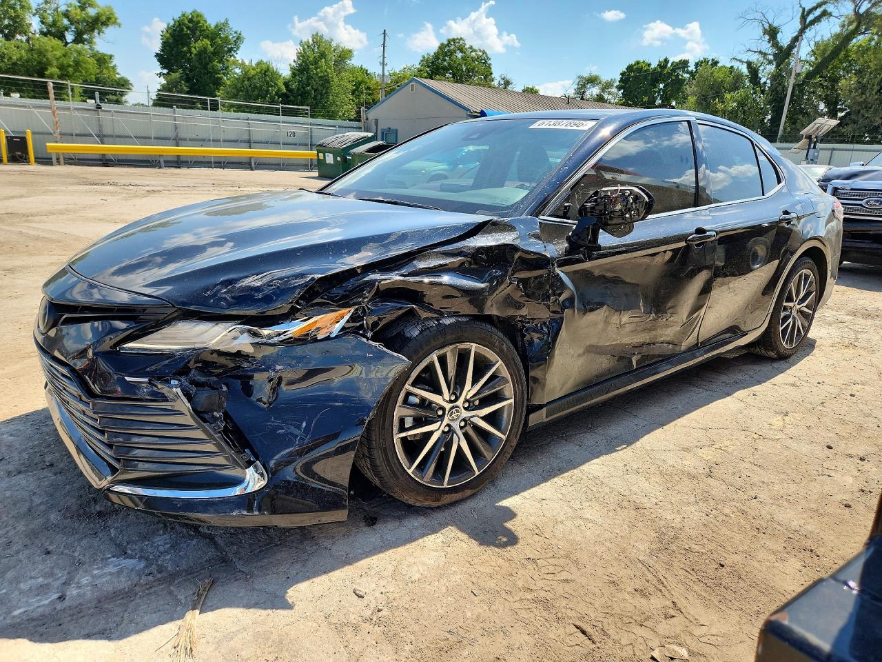 2023 TOYOTA CAMRY XLE