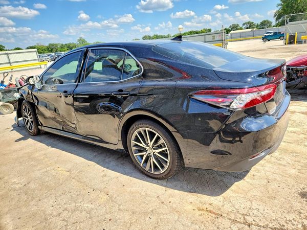 2023 TOYOTA CAMRY XLE