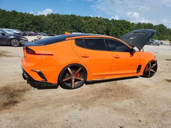 2019 KIA STINGER