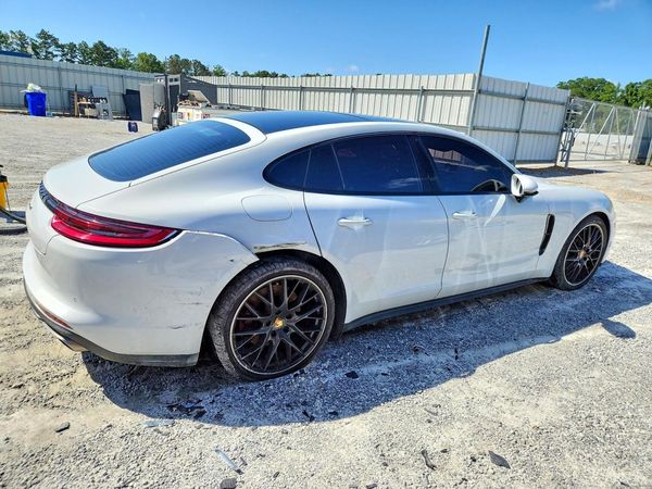 2018 PORSCHE PANAMERA Base / 4