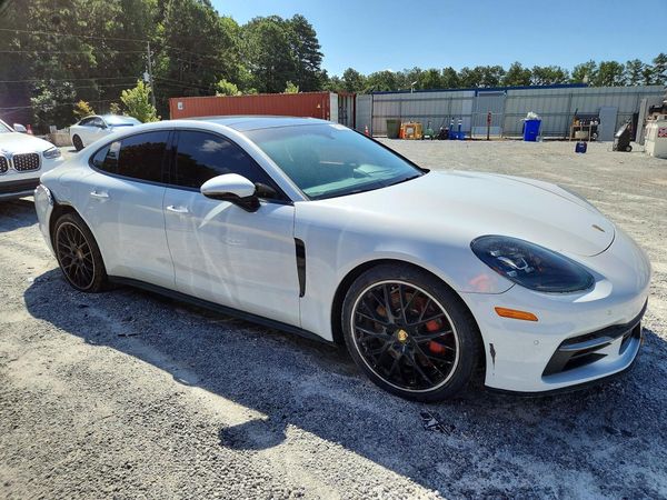 2018 PORSCHE PANAMERA Base / 4