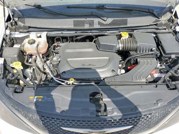 2023 CHRYSLER VOYAGER LX