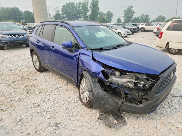 2022 TOYOTA COROLLA CROSS LE